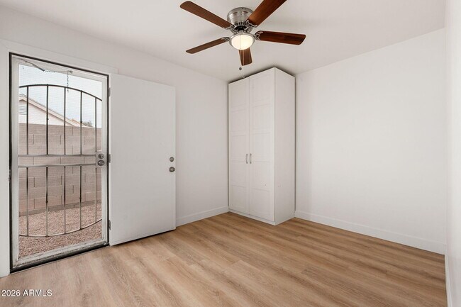 Building Photo - 1646 E McKinley St