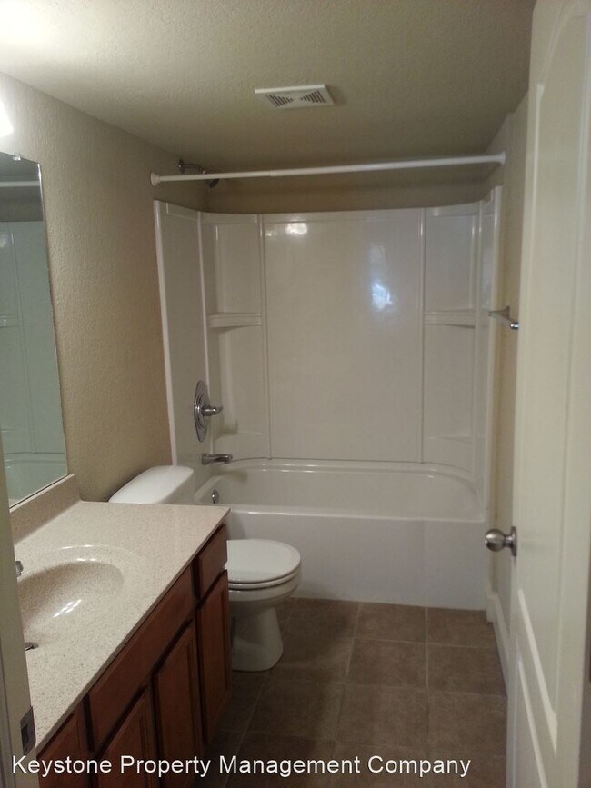 Building Photo - 2 br, 1 bath House - 201 Grandview Court