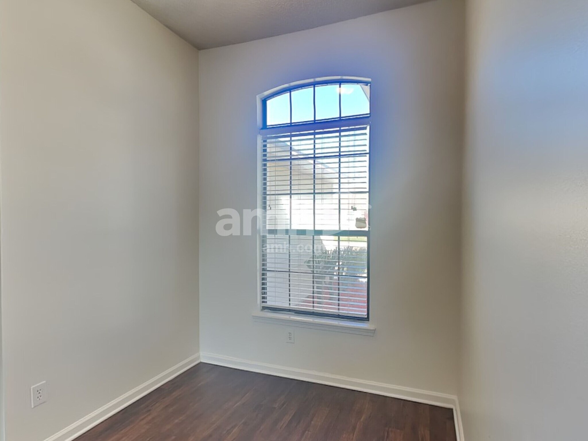 Building Photo - 3753 Woodbriar Dr