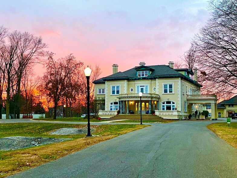 Interior Photo - Mansion Row - Where Historic Charm Meets M...