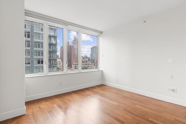 Building Photo - 2 bedroom in New York NY 10022