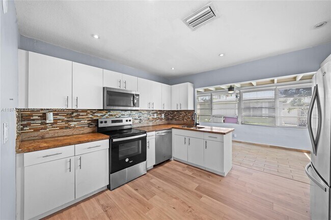 Building Photo - 4938 NW 54th Ct