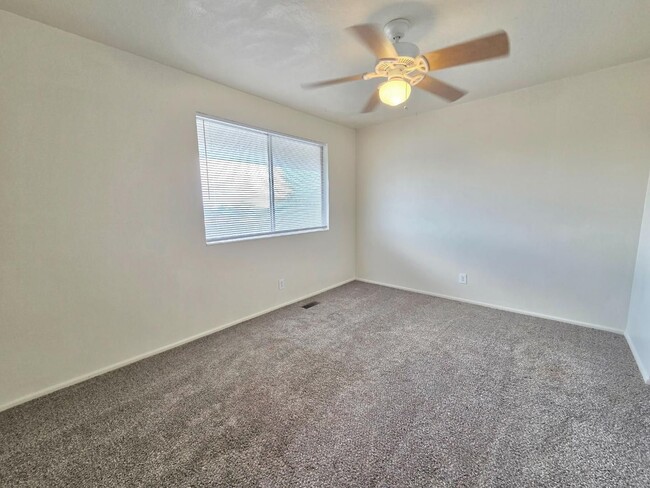 Building Photo - 5571 S 2800 W
