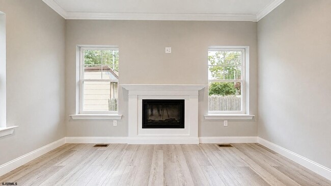 Building Photo - 456 S Nectar Ave