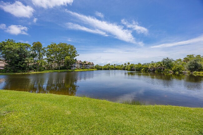 Building Photo - 26868 Wedgewood Dr