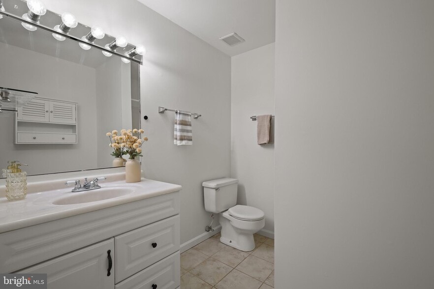 Building Photo - 332 Charred Oak Ct