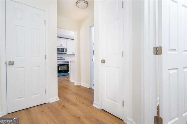 Building Photo - 2215 Gordon Cir