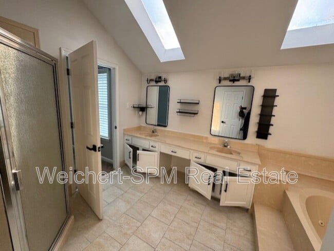 Building Photo - 6353 Thistle Point