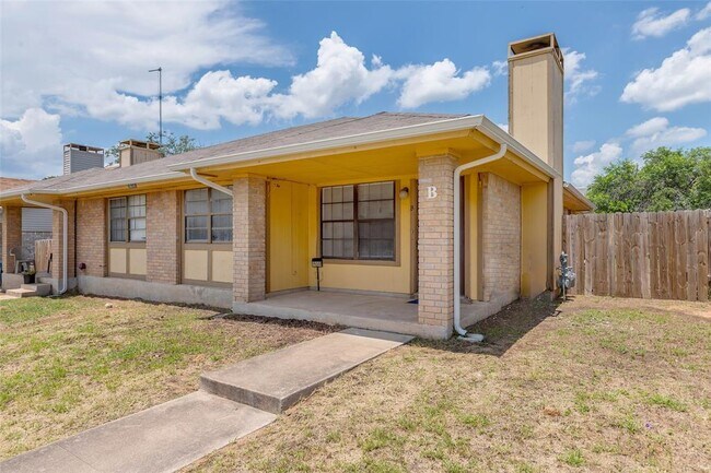 Building Photo - 9604 Night Star Dr