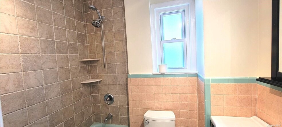 Bathroom - 56 Marlboro Rd