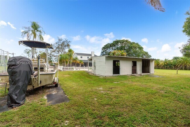 Building Photo - 7601 NW 82nd Terrace