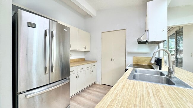 Building Photo - SPACIOUS 4 BEDROOM HOME IN DESIRABLE AIEA ...