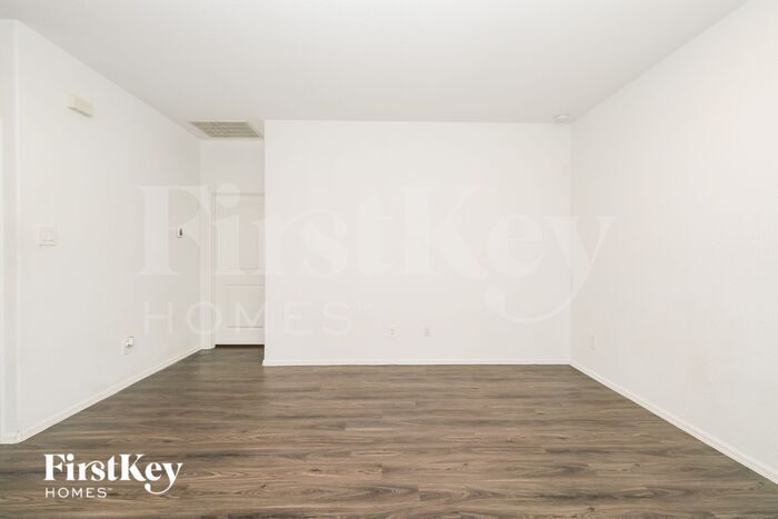 Building Photo - 18455 Summit Ranch Dr