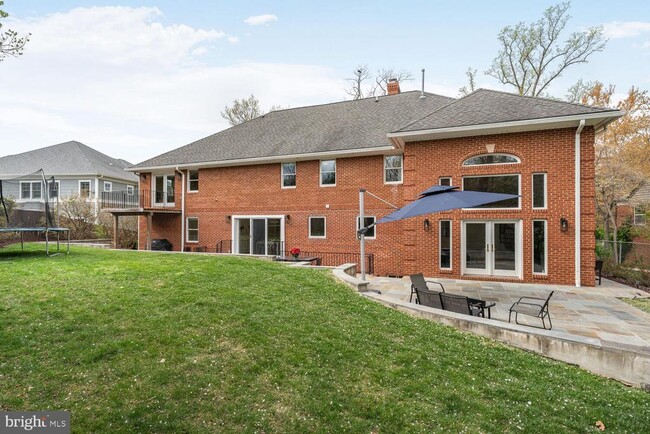 Building Photo - 4622 N Dittmar Rd