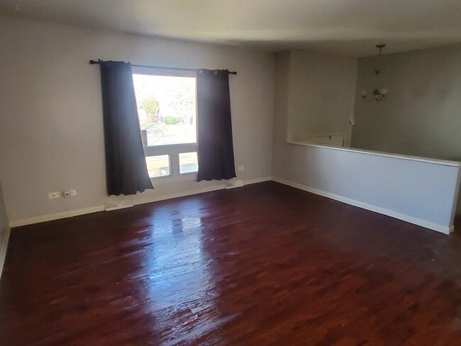 Building Photo - 450 E Mulberry Ct