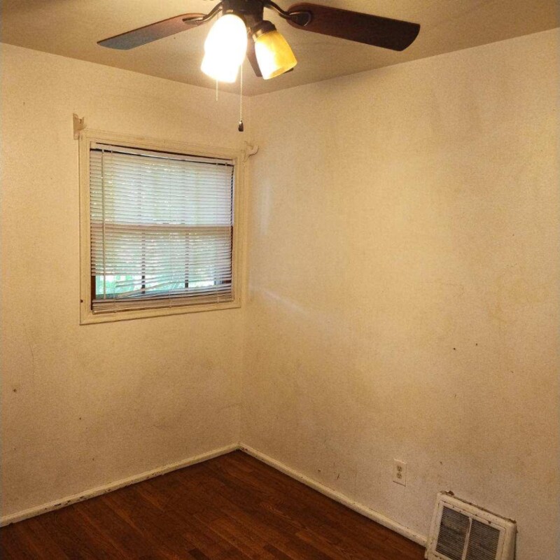 Building Photo - 154 Cameron Rd