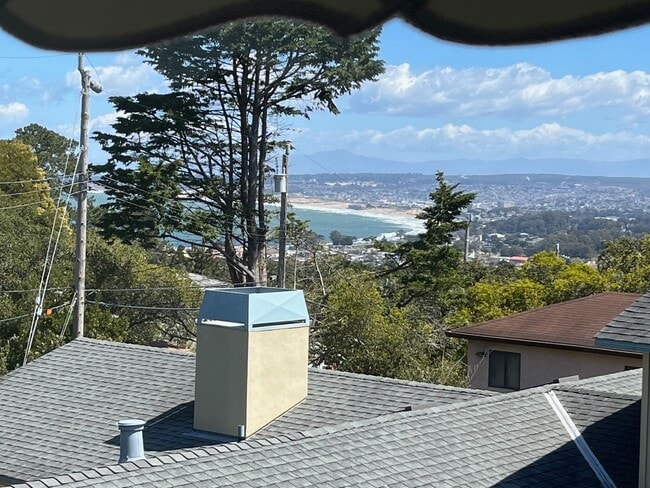 Building Photo - Great Four Bedroom, Three Bathroom House in Monterey