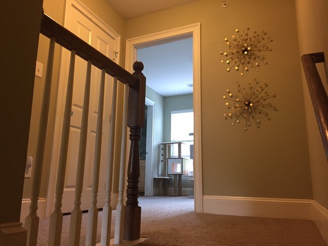 upstairs landing - 5314 Park Rd
