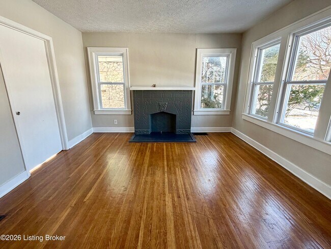 Building Photo - 729 S 39th St