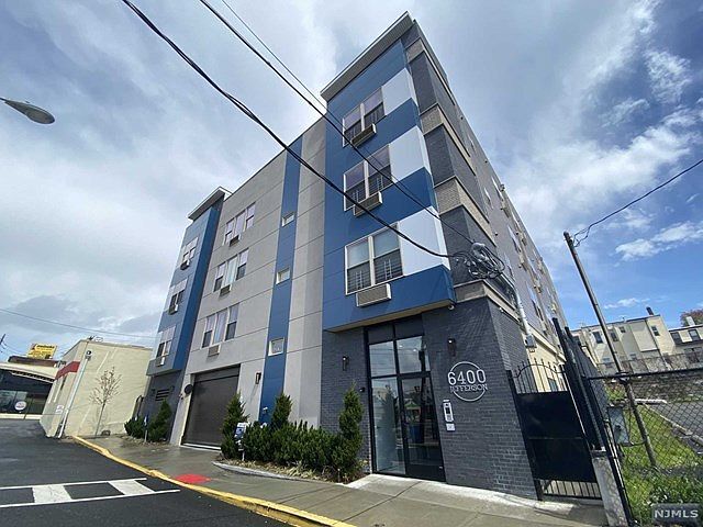 Building Photo - 6400 Jefferson St