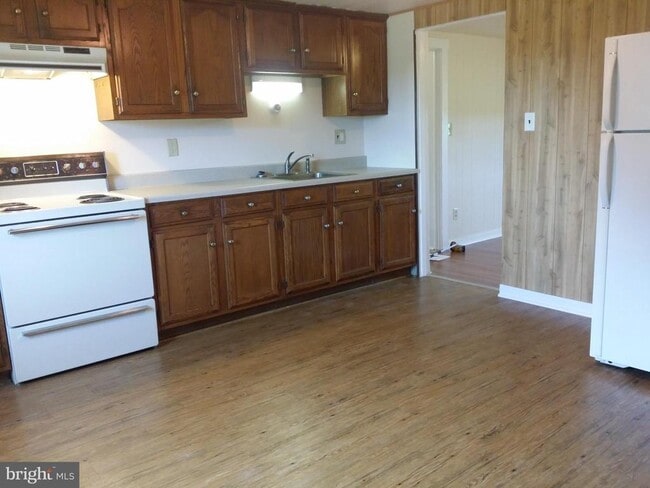 Building Photo - 52 Pear Rd