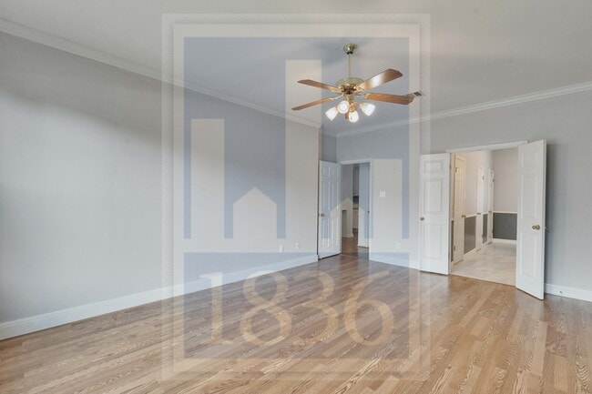Building Photo - 1204 Thackeray Ln