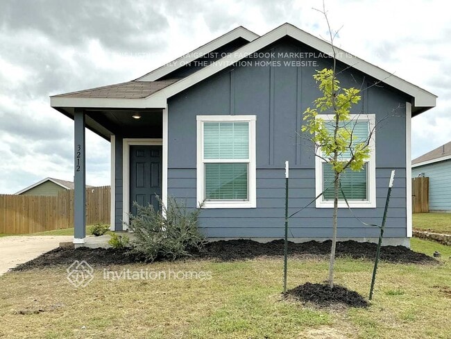 Building Photo - 3212 Crestone Dr