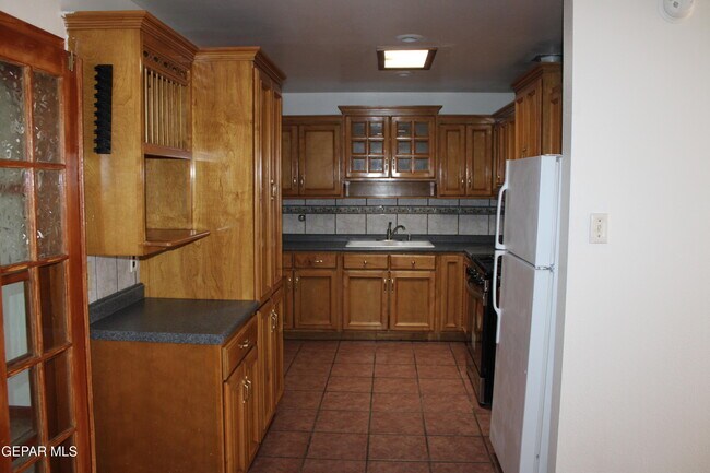 Building Photo - 9201 Mt Shasta Dr