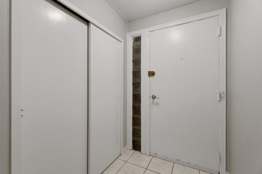 Building Photo - 95 Grove St