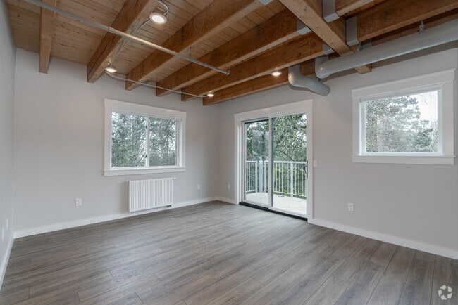 3BR, 2BA - 1,404SF - Living Room - 6960 SW Canyon Rd