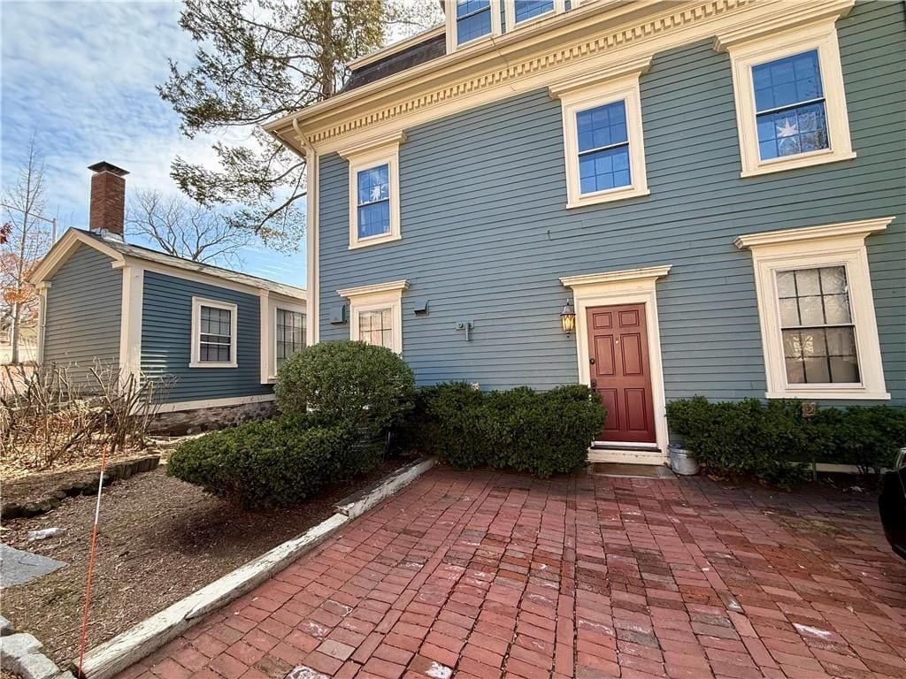 Building Photo - 367 Benefit St