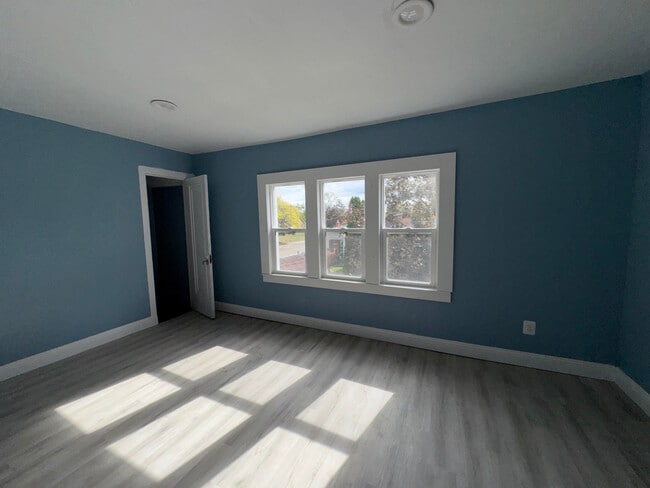 Building Photo - 14289 Linnhurst St