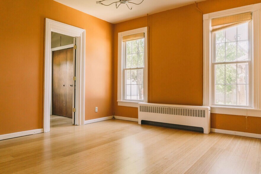 Building Photo - 379 E Wabasha St