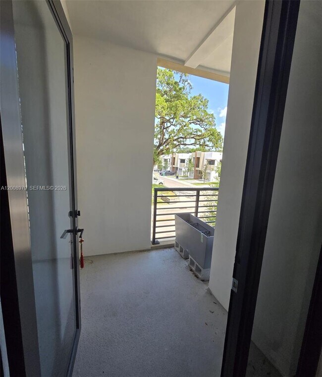 Building Photo - 5503 W Oak Wy