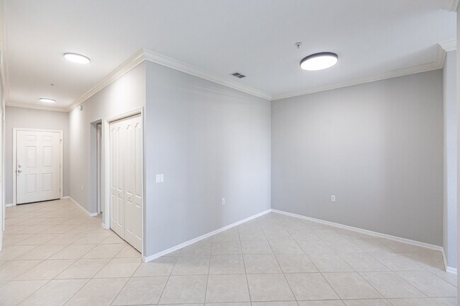 Building Photo - $500 Off First Month’s Rent – Move in by O...