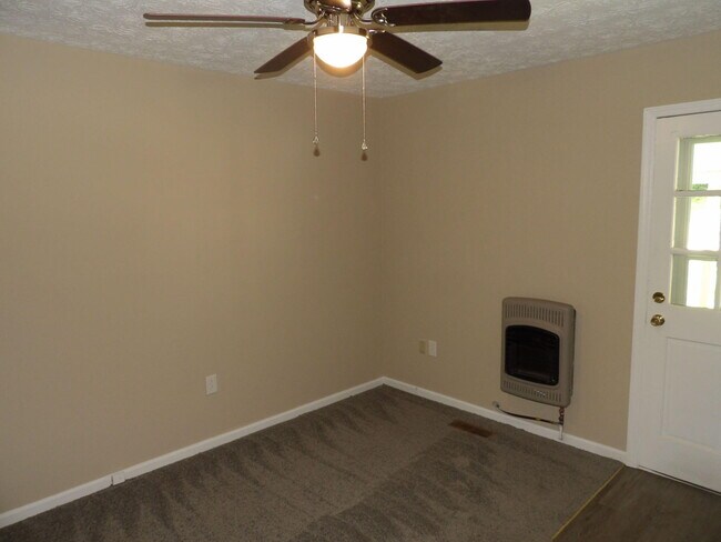 Building Photo - 248 Meadowview Dr