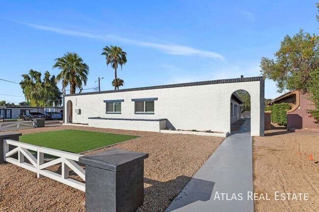 Building Photo - 2530 N 17th Way