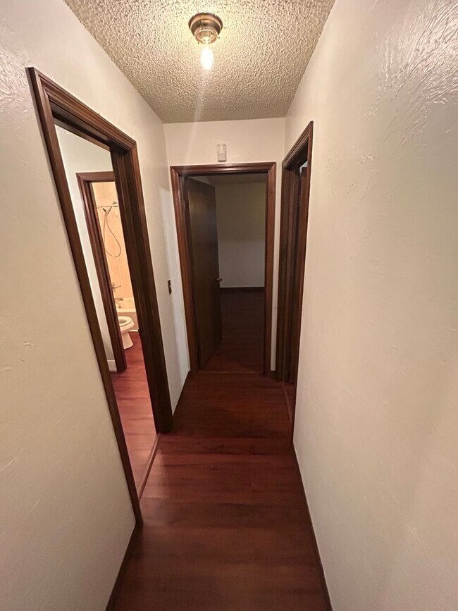 Building Photo - Spacious 3-Bedroom Home with Fenced Yard &...