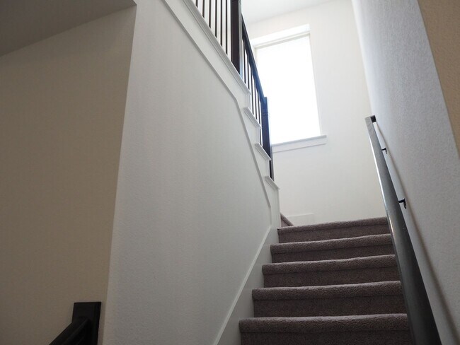 Building Photo - 5009 Shadetree St