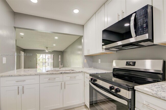 Building Photo - 851 NE 209th Terrace