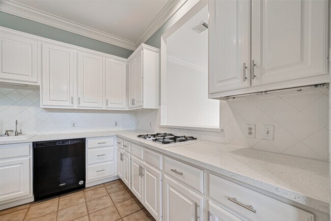 Building Photo - 3619 W Clay St