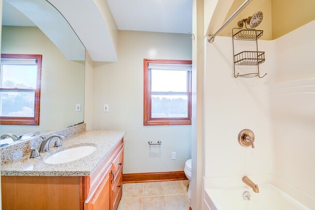 Building Photo - Stunning 3 bedroom home in Bon Air availab...