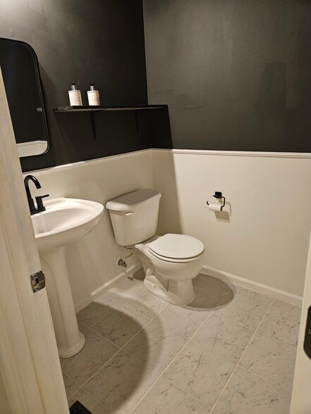 Building Photo - 4361 Grove Field Park NW