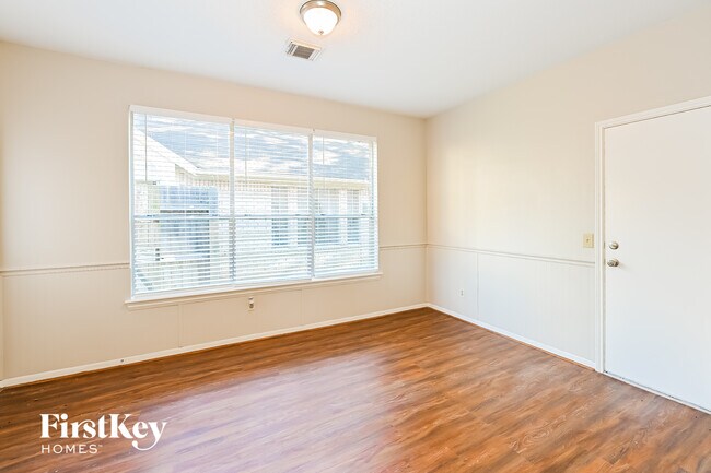 Building Photo - 18226 Auburn Woods Dr