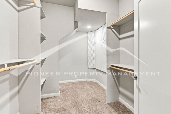Building Photo - 6784 Navajo St