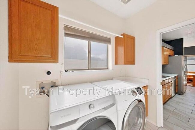 Building Photo - 10139 Arroyo Crest Dr NW