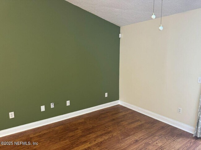 Building Photo - 2038 St Martins Dr W