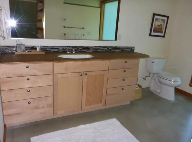 Building Photo - Spacious 3-Bedroom Haven with 2.5 Baths on...