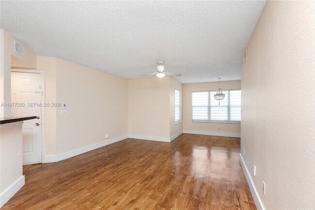 Building Photo - 12760 Vista Isles Dr