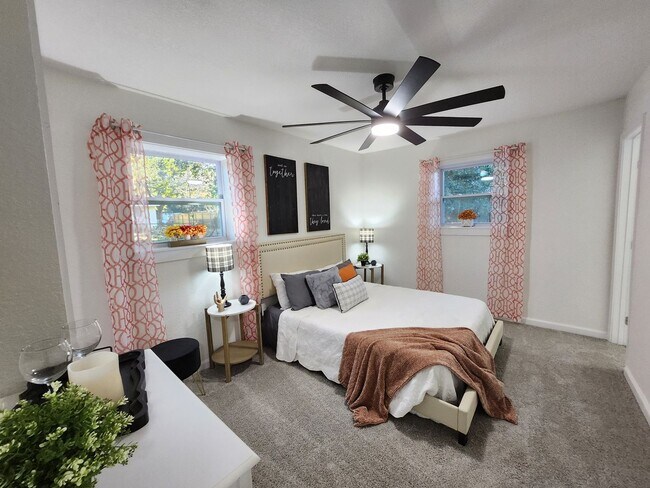 Building Photo - MOVE IN SPECIAL: HALF OFF first full month of rent!!!